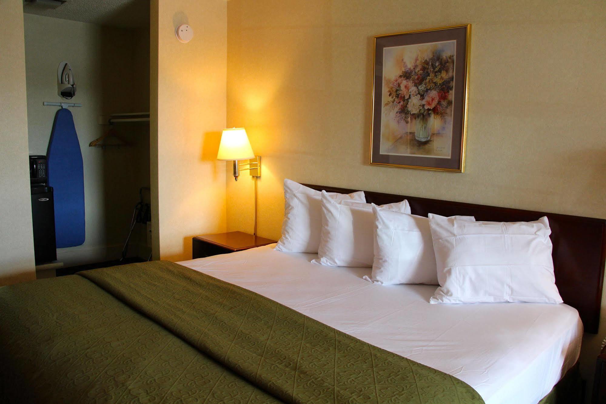 Governor House Inn Arlington/Falls Church Kültér fotó