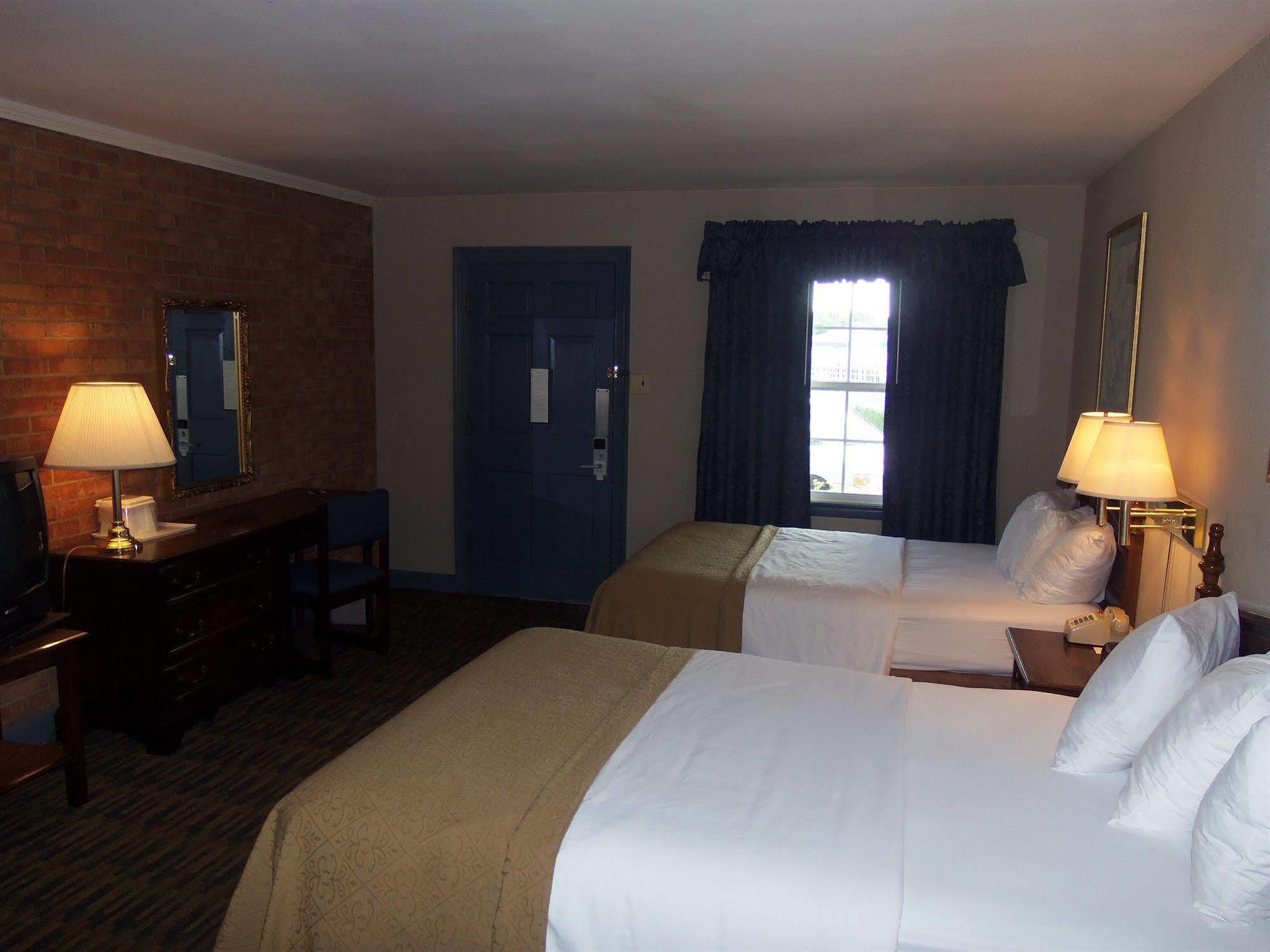 Governor House Inn Arlington/Falls Church Kültér fotó