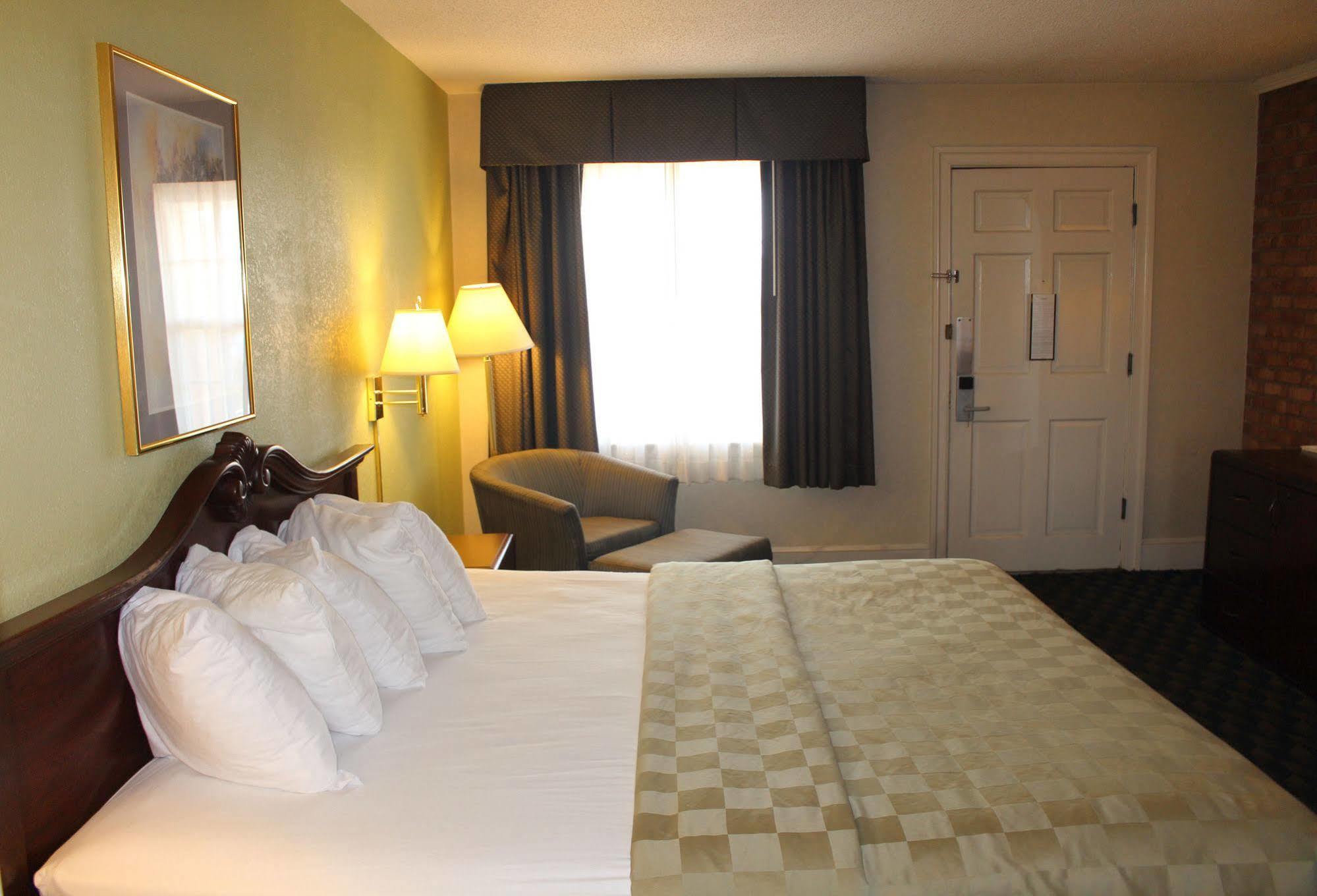 Governor House Inn Arlington/Falls Church Kültér fotó
