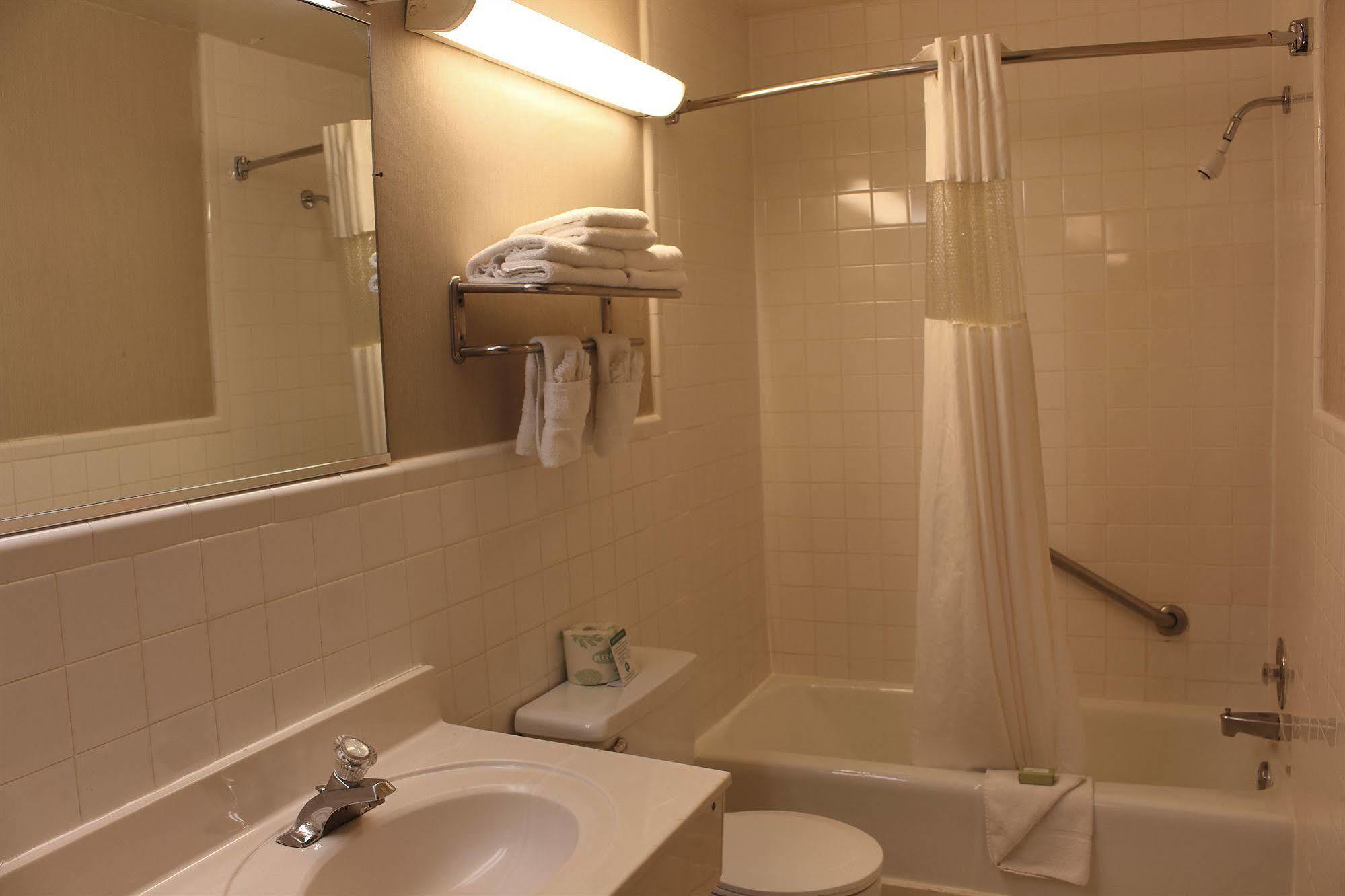 Governor House Inn Arlington/Falls Church Kültér fotó